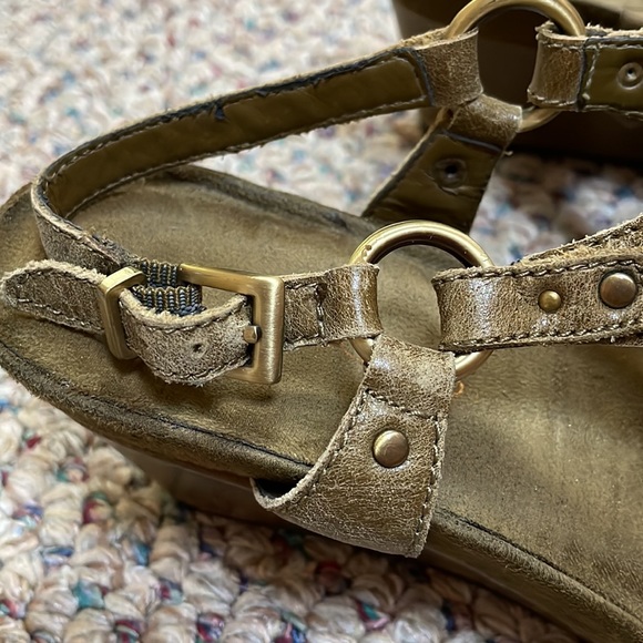 Khaki green wedges - Picture 4 of 5